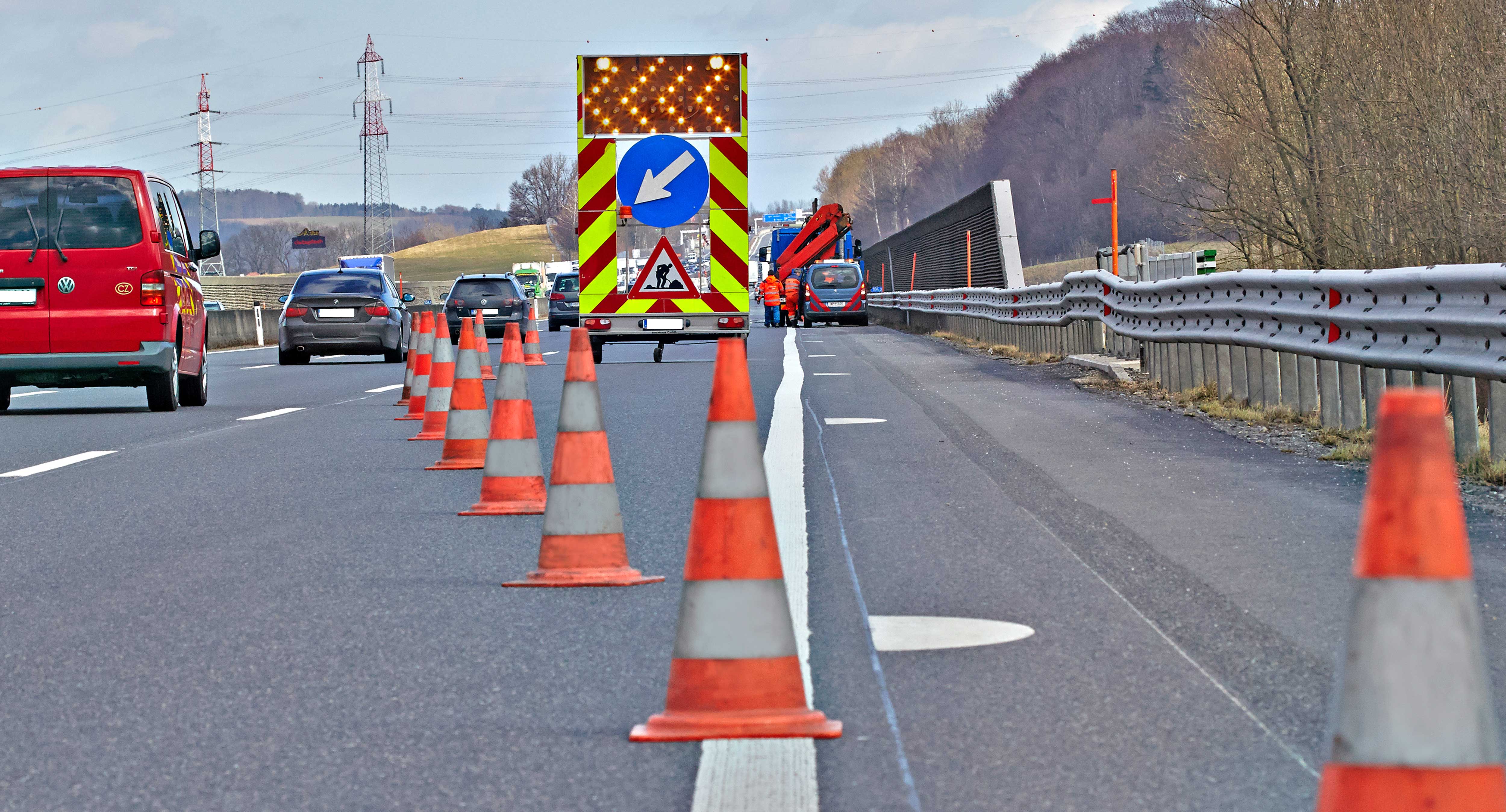 Laskaj GmbH Leitschienenmontage, Absichern von Verkehrsflächen ...